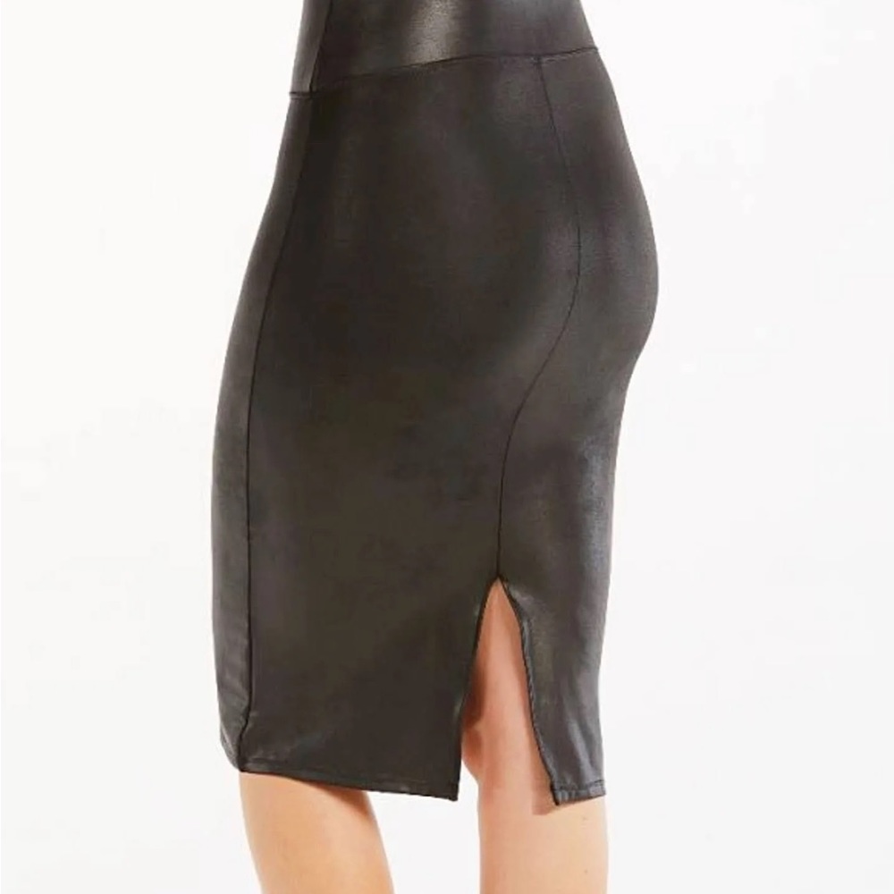 Spanx faux leather black pencil skirt - Picture 2 of 6